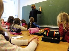 Pabostudenten krijgen baan en woning in Almere om lerarentekort tegen te gaan Pabostudenten krijgen baan en woning in Almere om lerarentekort tegen te gaan